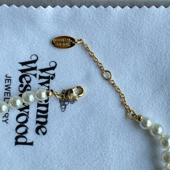 Vivienne Westwood Single Layer Pearl Golden Yellow Pin Necklace - Picture 8 of 9